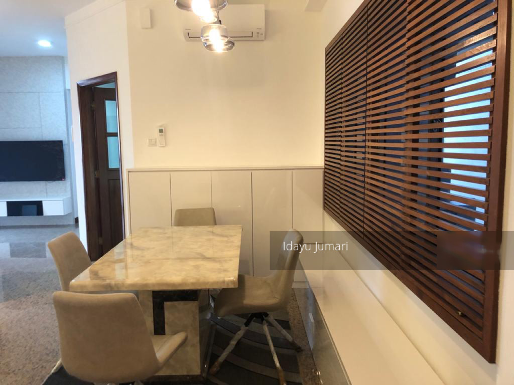 The Bayshore (D16), Condominium #211844071